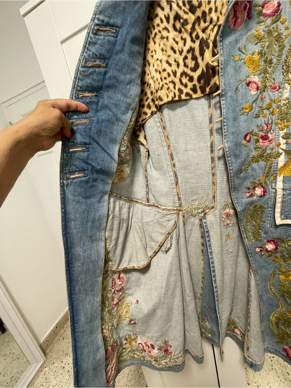 Roberto Cavalli Embroidered Blue Denim Coat with Leopard Lining vintage - Picture 6 of 11